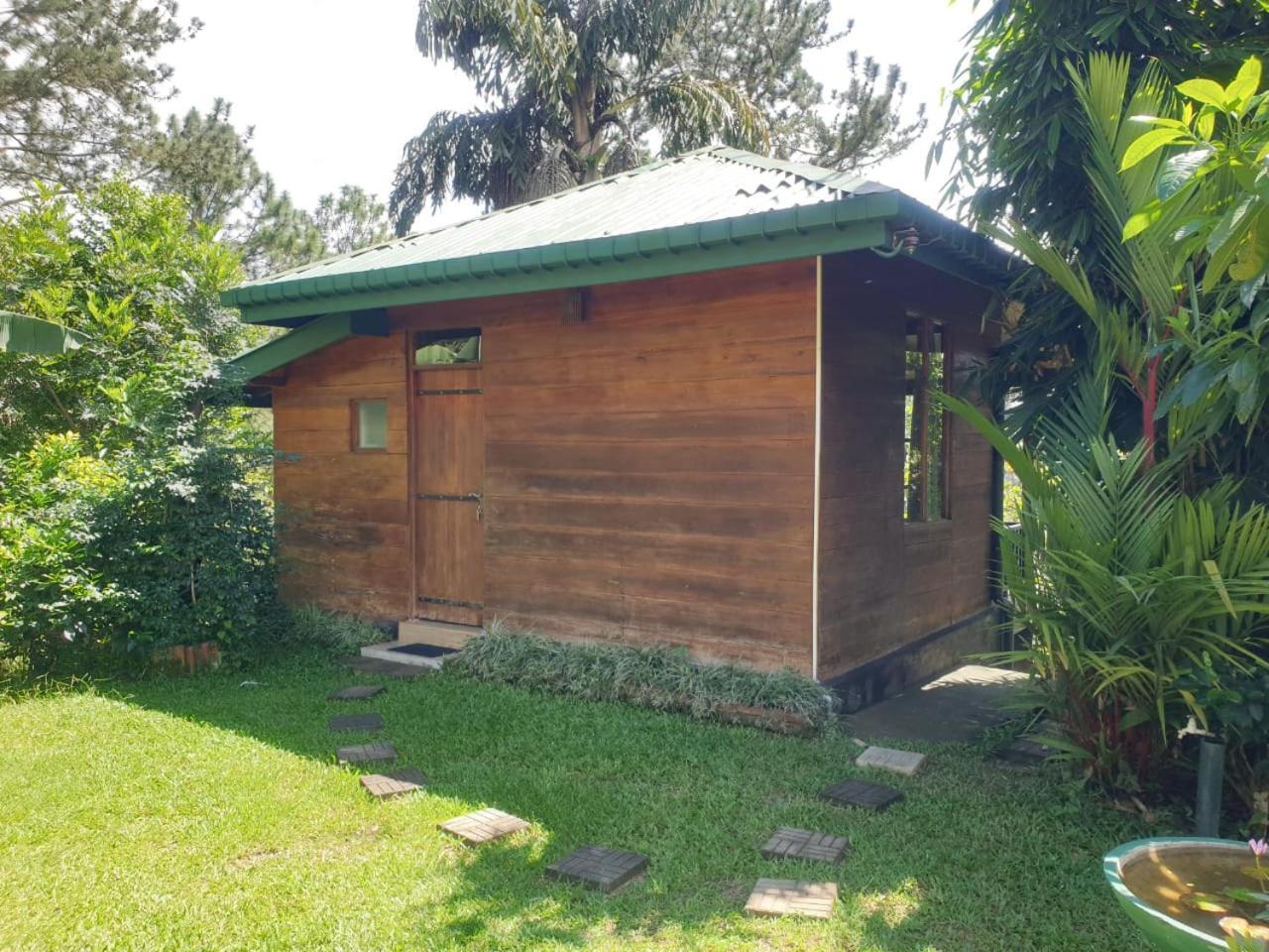 Ella Mount Relax Cottage Exterior photo